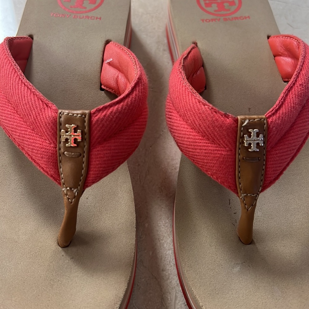 tory burch flip flops